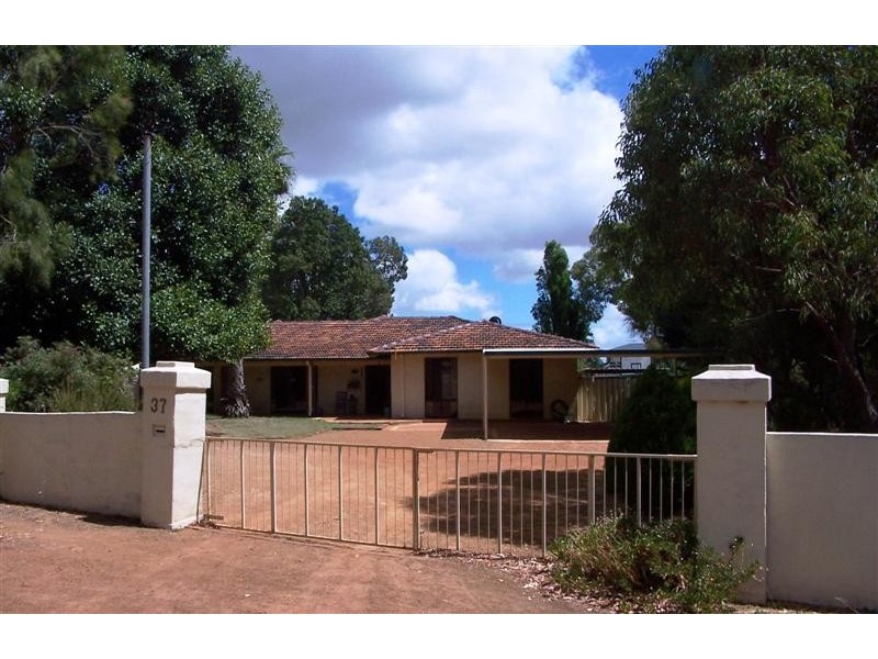 37 Ryan Way, Lesmurdie WA 6076