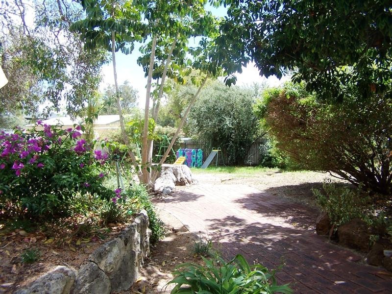 37 Ryan Way, Lesmurdie WA 6076