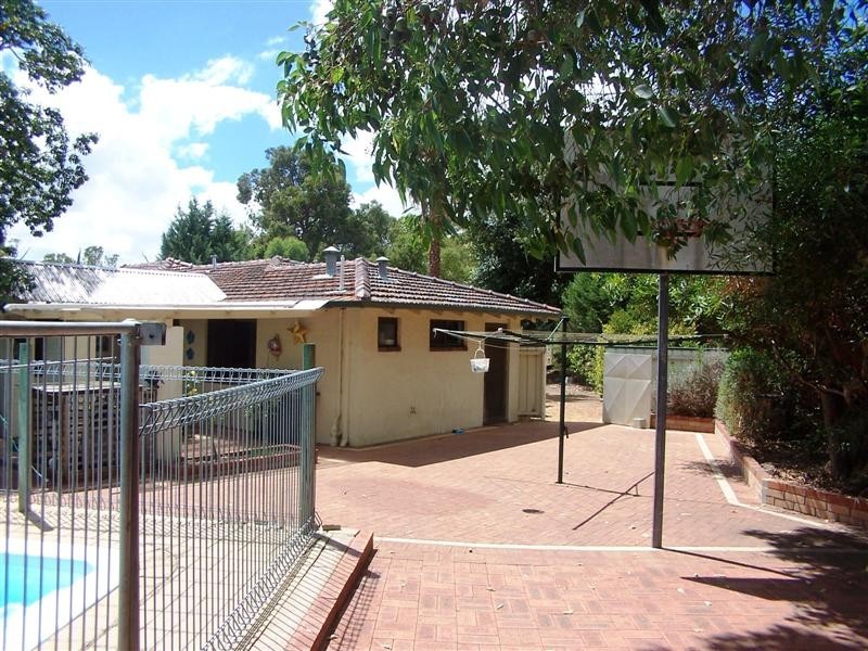 37 Ryan Way, Lesmurdie WA 6076