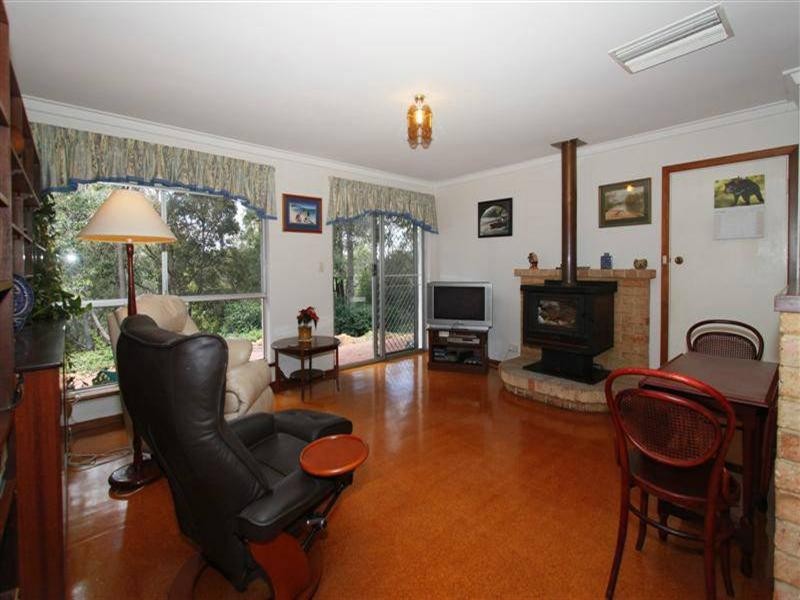12 Coreen Way, Kalamunda WA 6076