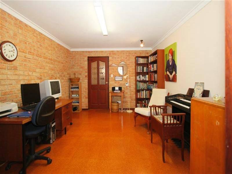 12 Coreen Way, Kalamunda WA 6076