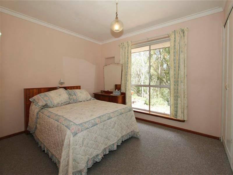 12 Coreen Way, Kalamunda WA 6076