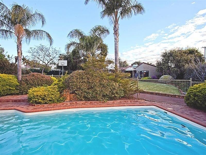 260 Grove Road, Lesmurdie WA 6076