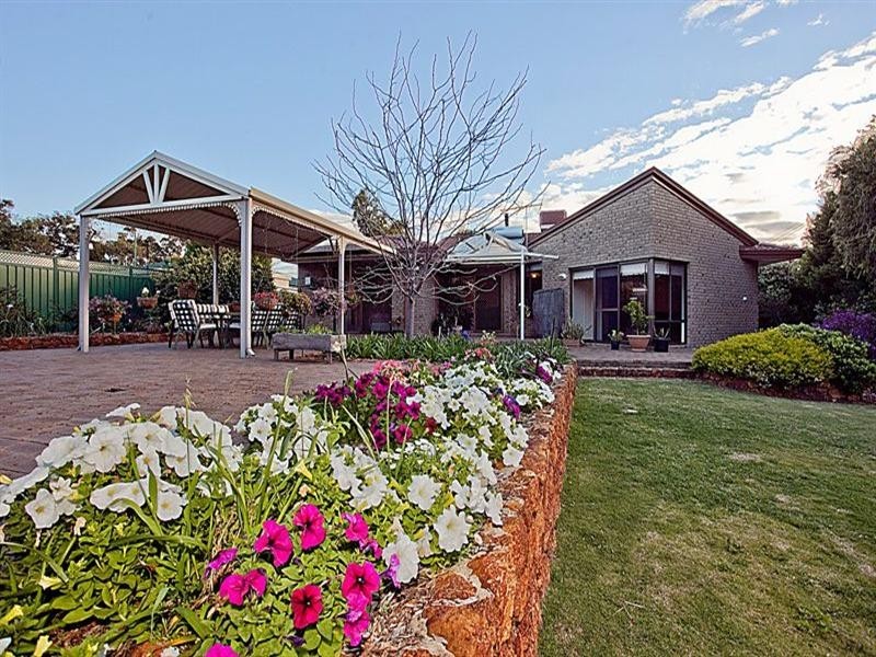 260 Grove Road, Lesmurdie WA 6076