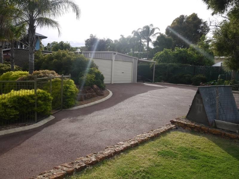 260 Grove Road, Lesmurdie WA 6076