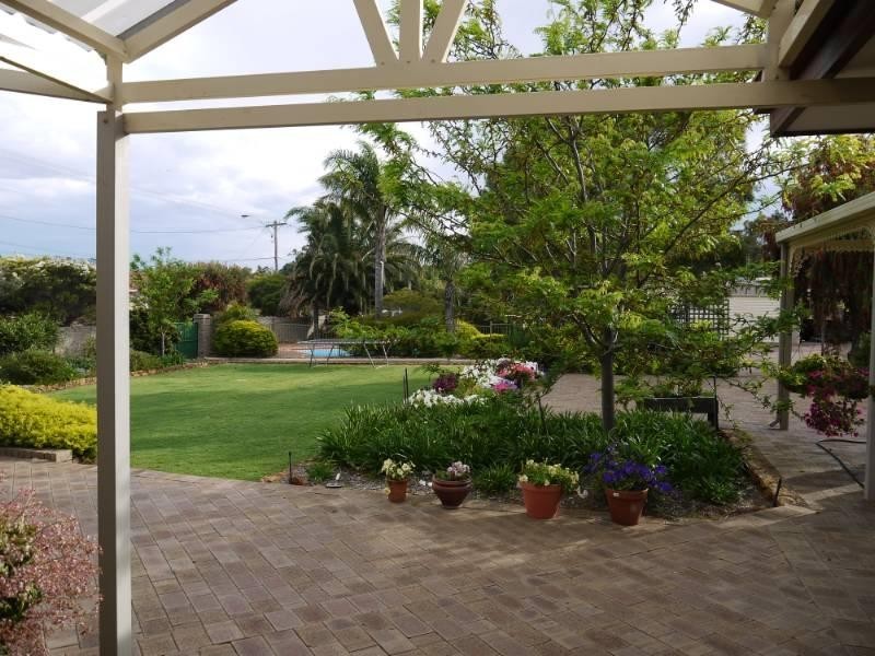 260 Grove Road, Lesmurdie WA 6076