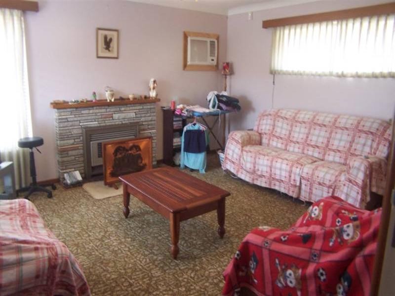 12 Blamire Road, Kalamunda WA 6076