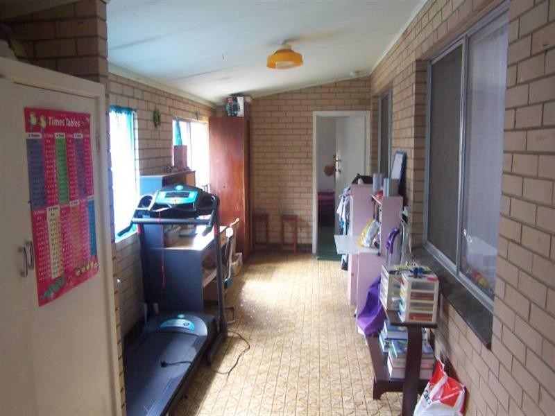 12 Blamire Road, Kalamunda WA 6076