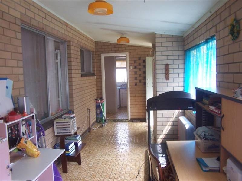 12 Blamire Road, Kalamunda WA 6076