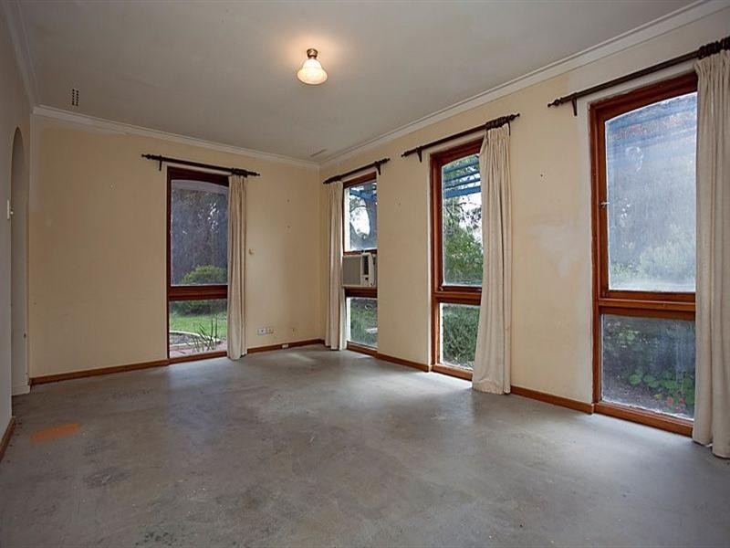 19 Dorchester Road, Forrestfield WA 6058