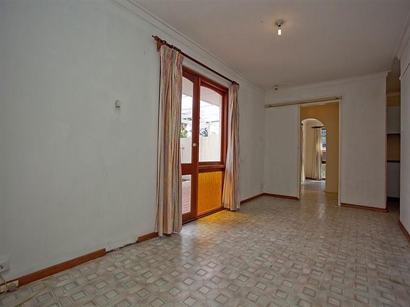 19 Dorchester Road, Forrestfield WA 6058