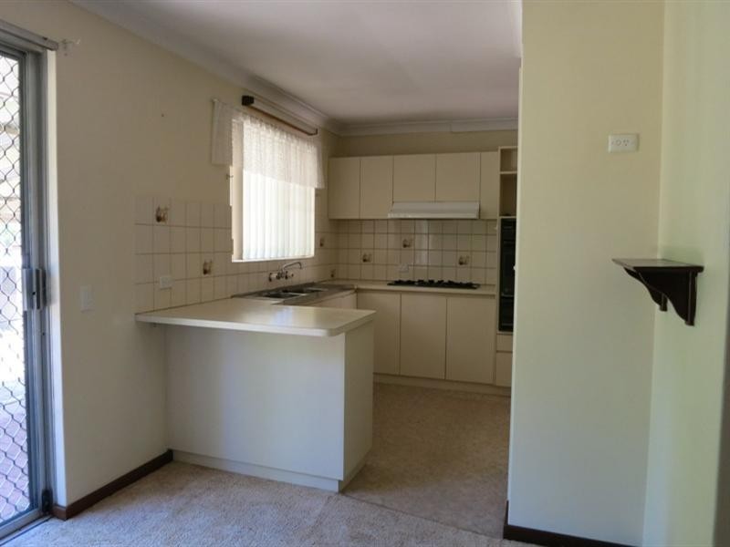 6 Brooks Street, Kalamunda WA 6076