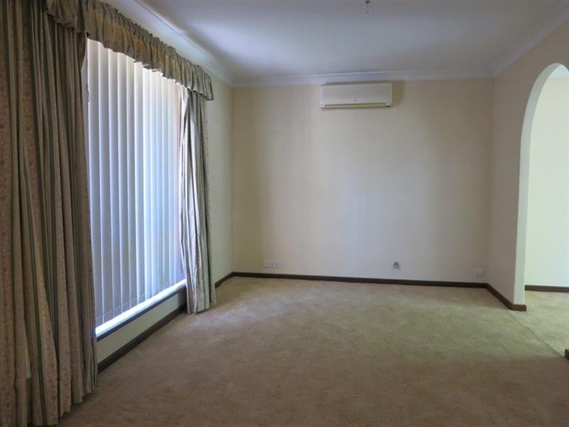 6 Brooks Street, Kalamunda WA 6076