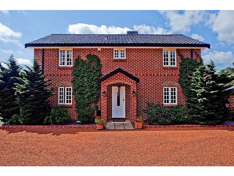 107 Mundaring Weir Road, Kalamunda WA 6076