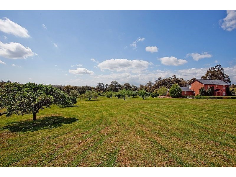 107 Mundaring Weir Road, Kalamunda WA 6076