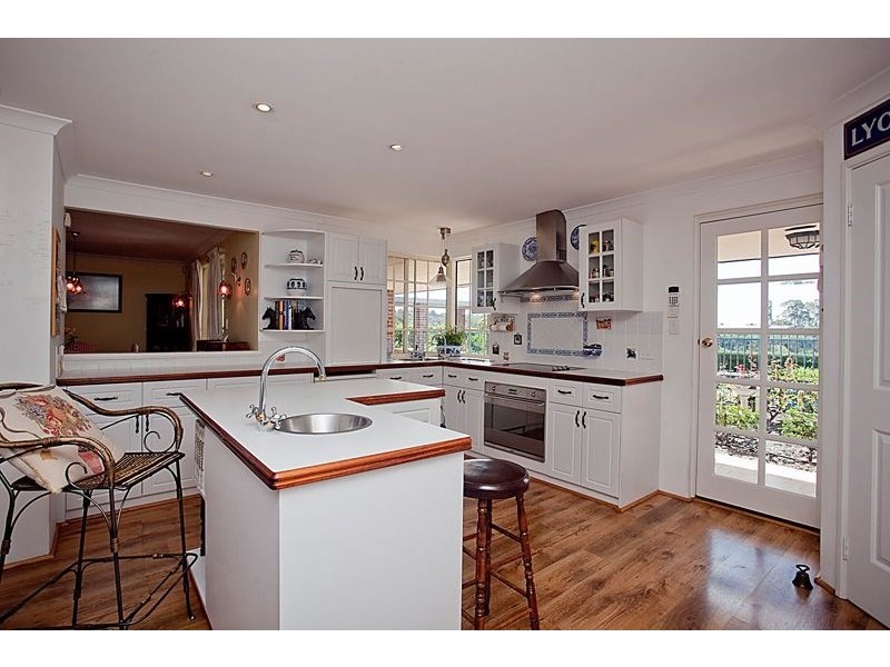 107 Mundaring Weir Road, Kalamunda WA 6076