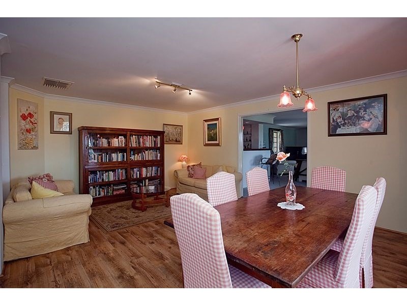 107 Mundaring Weir Road, Kalamunda WA 6076