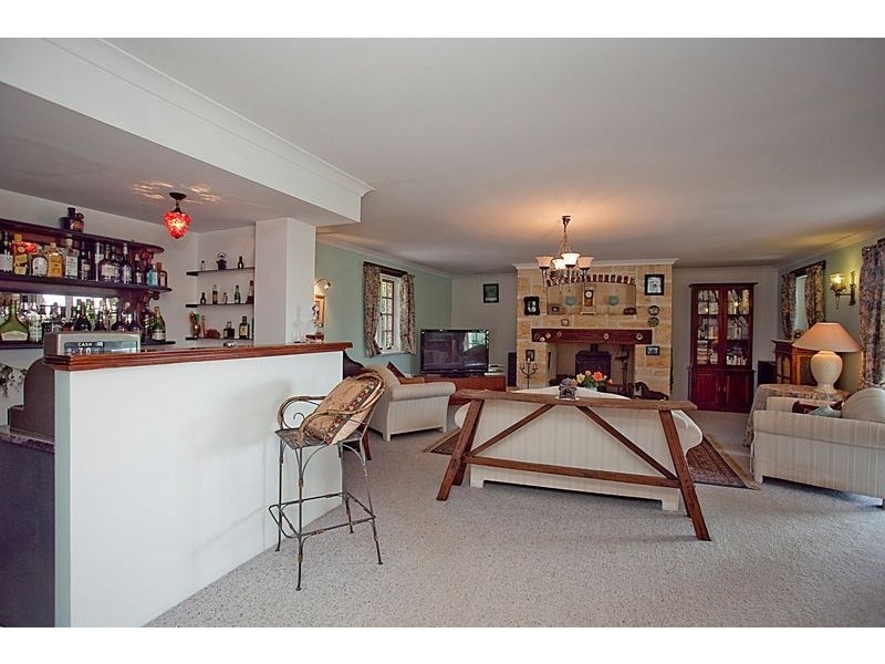 107 Mundaring Weir Road, Kalamunda WA 6076