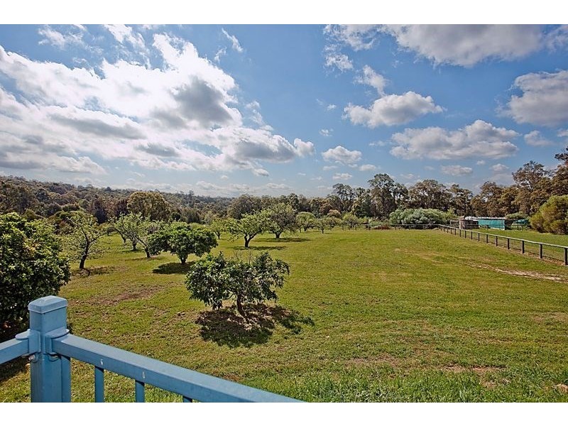 107 Mundaring Weir Road, Kalamunda WA 6076