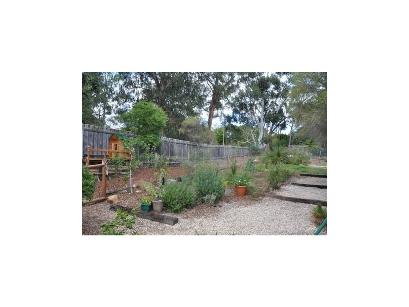 15 Snowball Road, Kalamunda WA 6076