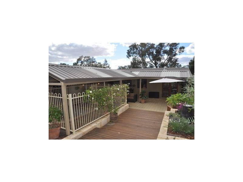 15 Snowball Road, Kalamunda WA 6076