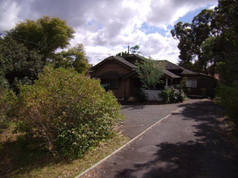 18 Heath Road, Kalamunda WA 6076