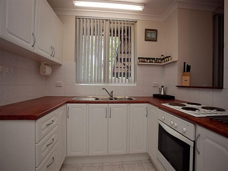 10 Crayden Road, Kalamunda WA 6076