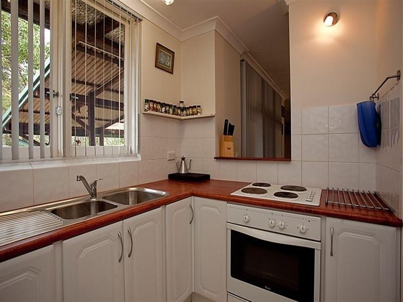 10 Crayden Road, Kalamunda WA 6076