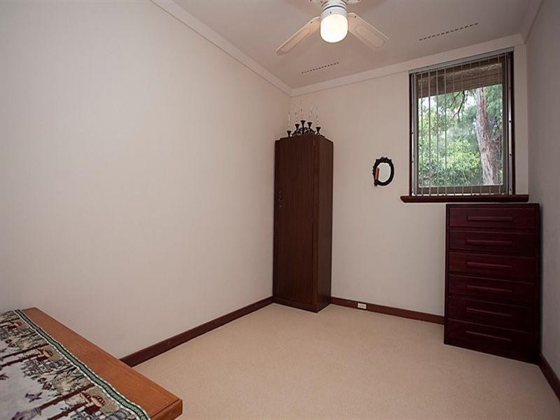 10 Crayden Road, Kalamunda WA 6076