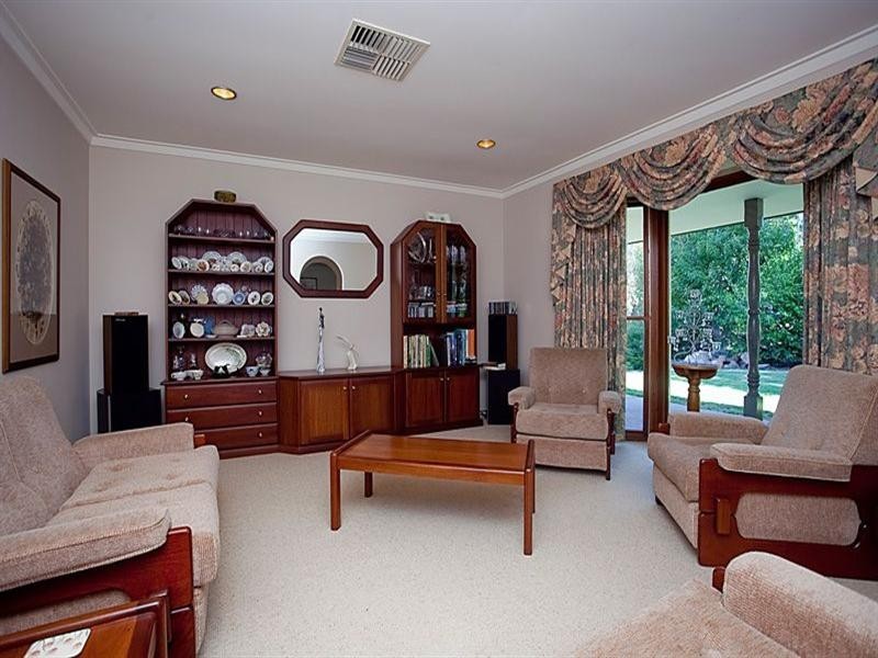 35 Hill Street, Gooseberry Hill WA 6076