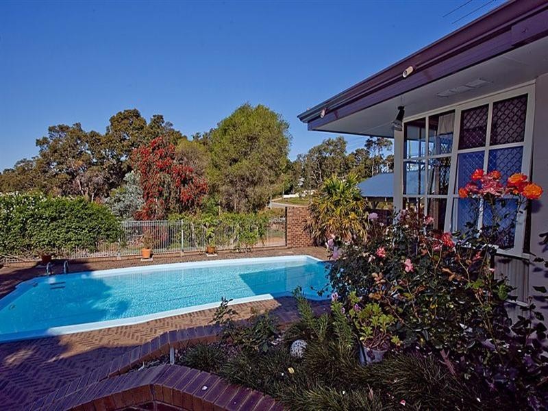 35 Hill Street, Gooseberry Hill WA 6076