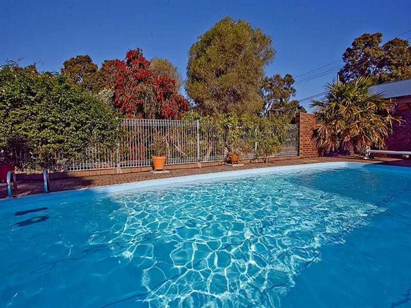 35 Hill Street, Gooseberry Hill WA 6076