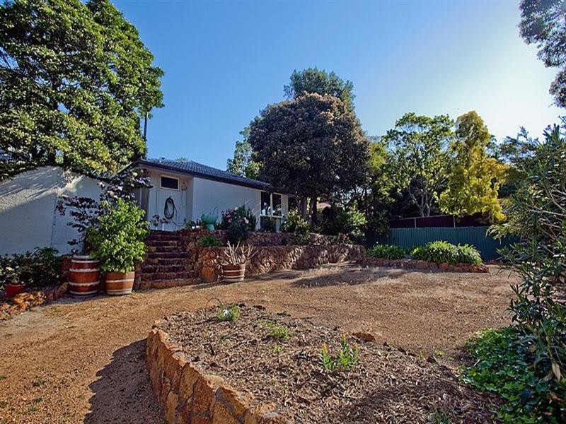 35 Hill Street, Gooseberry Hill WA 6076