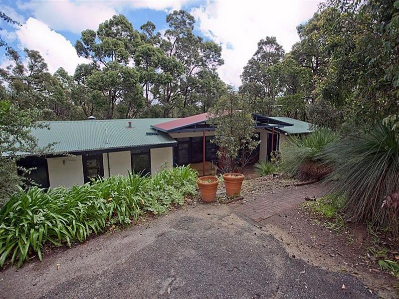 1 Cabarita Road, Kalamunda WA 6076