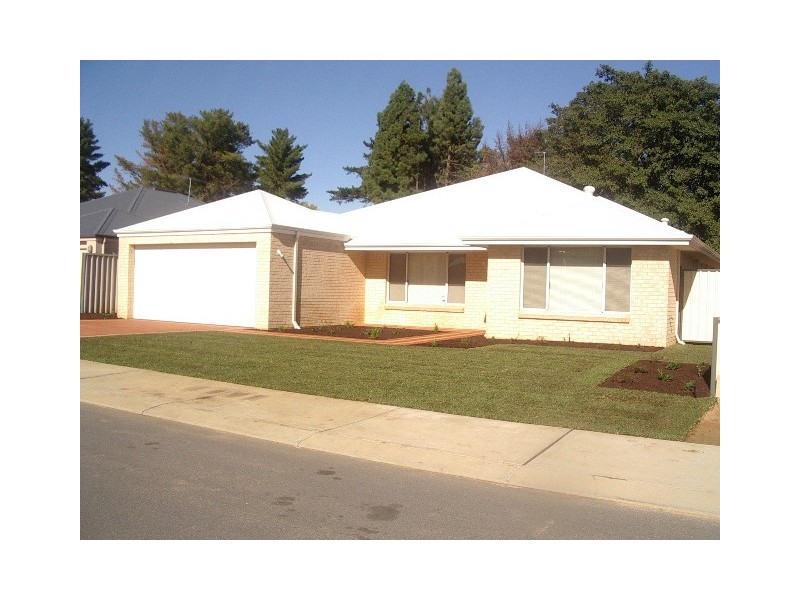 29 Azalea Gardens, Forrestfield WA 6058