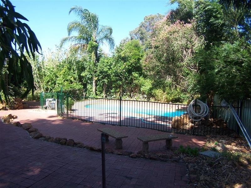 11 Burrinjuck Road, Gooseberry Hill WA 6076