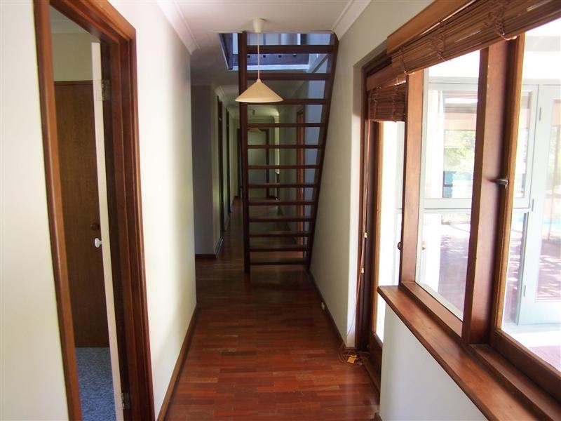 11 Burrinjuck Road, Gooseberry Hill WA 6076