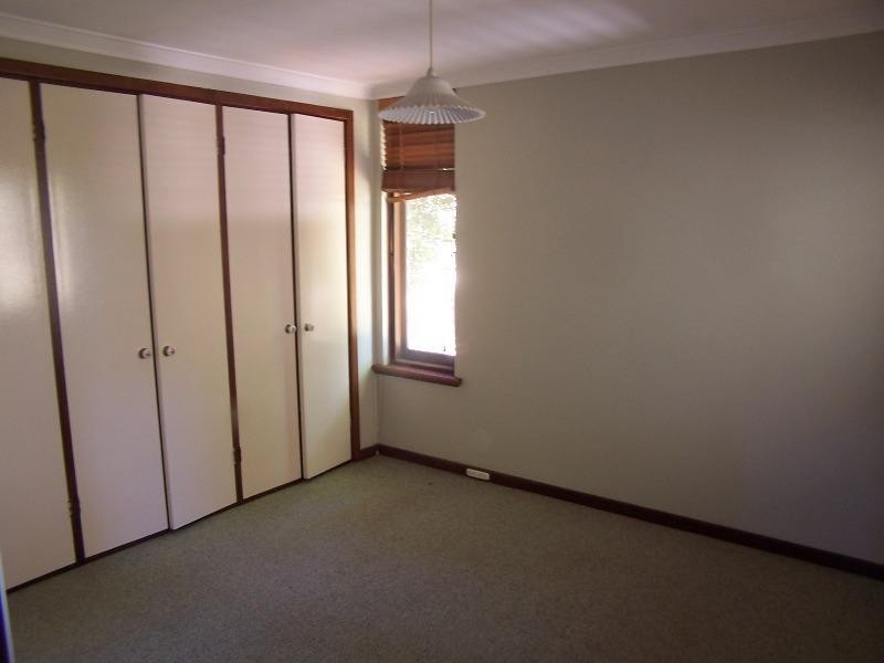 11 Burrinjuck Road, Gooseberry Hill WA 6076