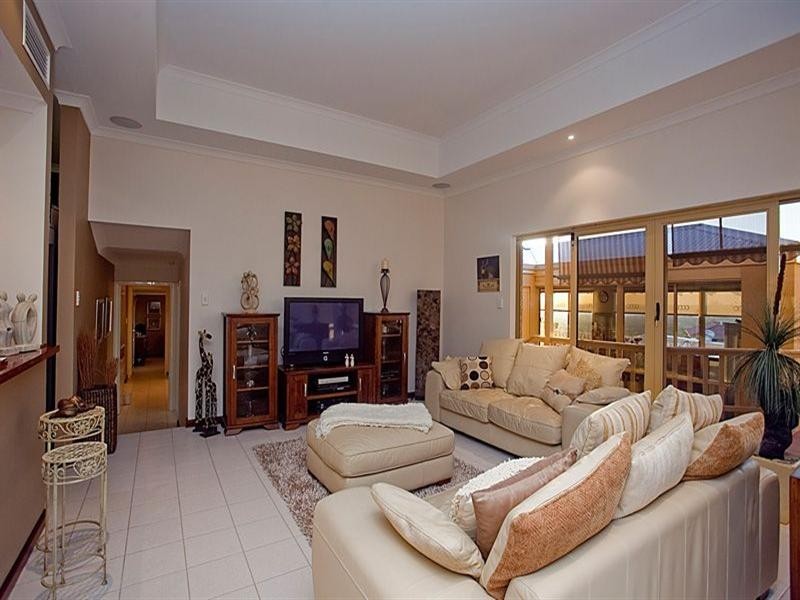 9 Simeon Close, Kalamunda WA 6076