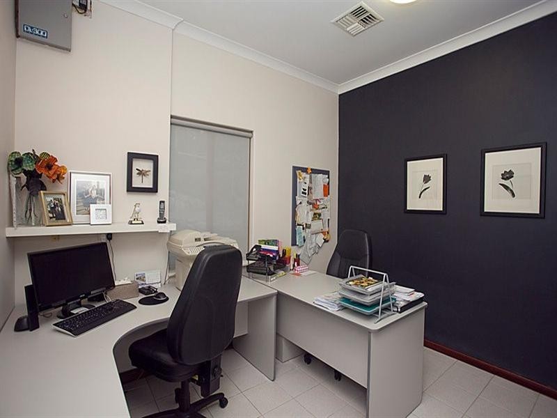 9 Simeon Close, Kalamunda WA 6076