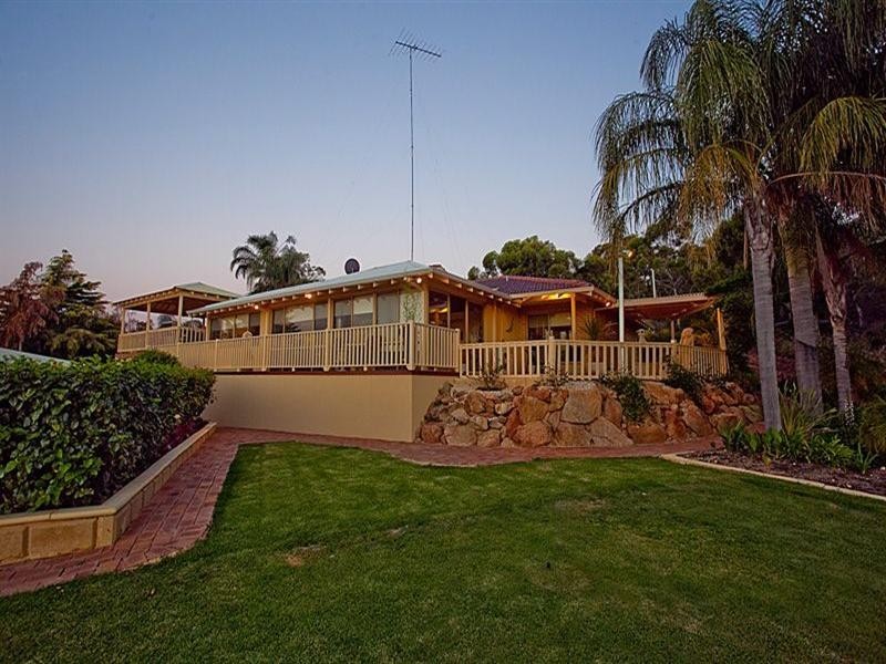 9 Simeon Close, Kalamunda WA 6076