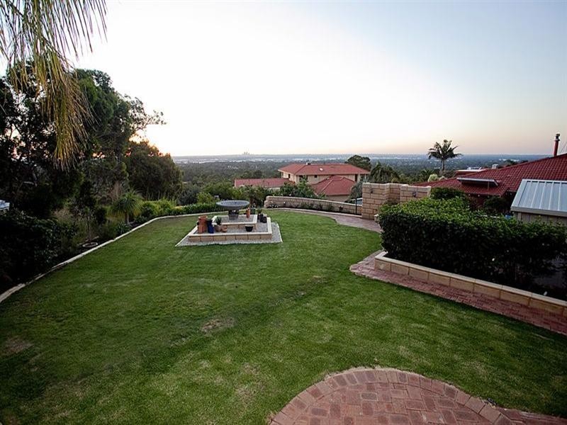 9 Simeon Close, Kalamunda WA 6076