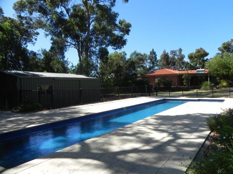 21 Landers Road, Lesmurdie WA 6076