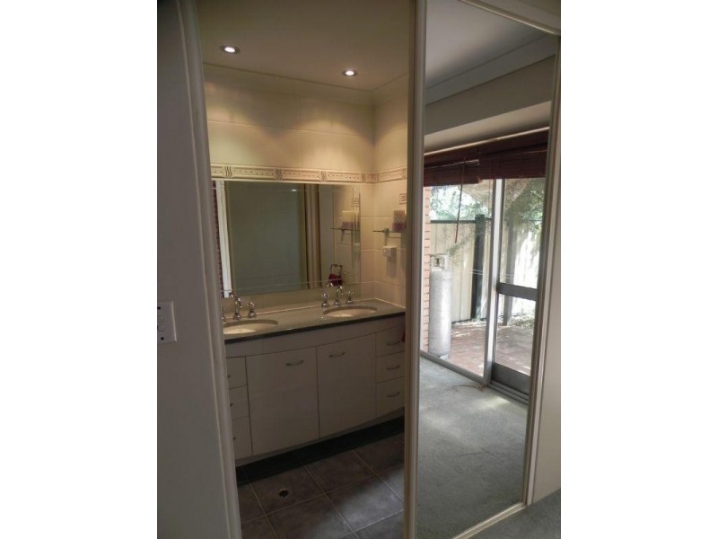 21 Landers Road, Lesmurdie WA 6076