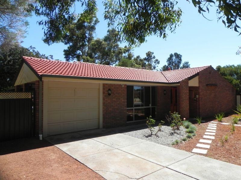 21 Landers Road, Lesmurdie WA 6076