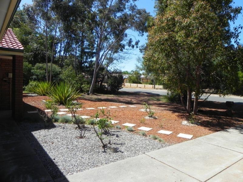 21 Landers Road, Lesmurdie WA 6076