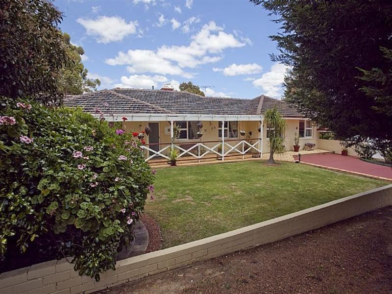 13 Springdale Road, Kalamunda WA 6076