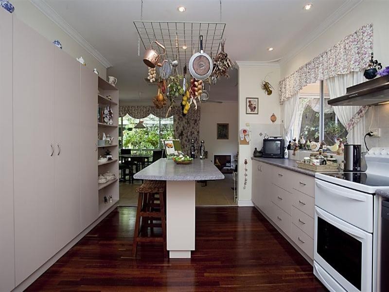 13 Springdale Road, Kalamunda WA 6076