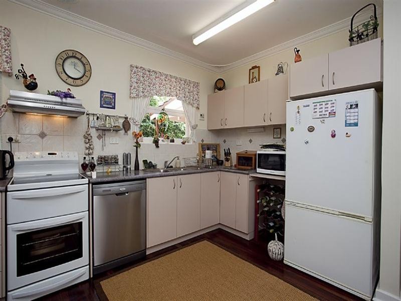 13 Springdale Road, Kalamunda WA 6076