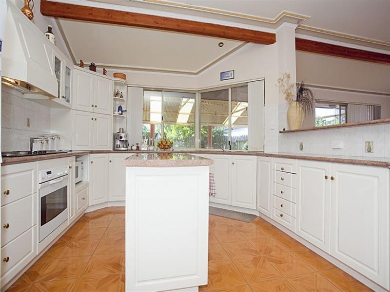 13 Dawn Road, Walliston WA 6076